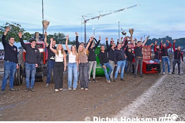 SCHITTEREND EINDSCHOT IN STAPHORST